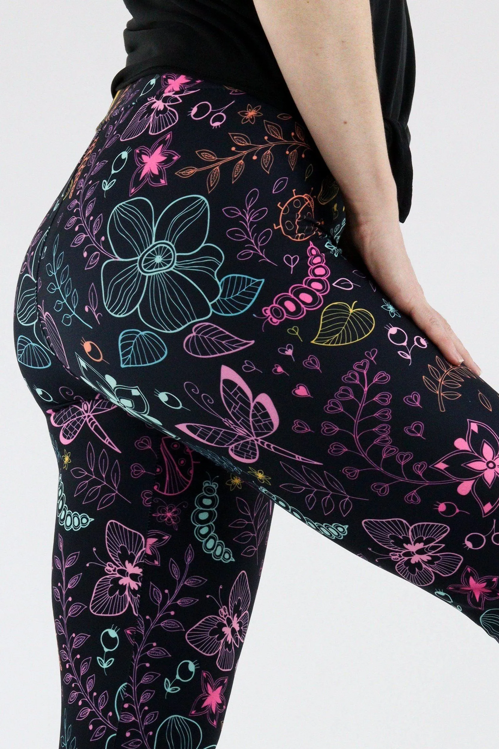 Arthropod Allure - Casual Capri Leggings