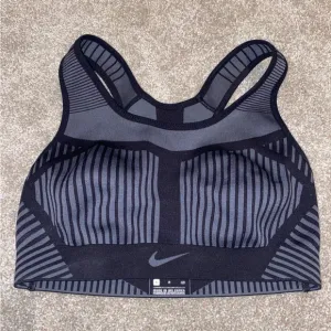 Nike Flyknit‎ Sports Bra Size Small
